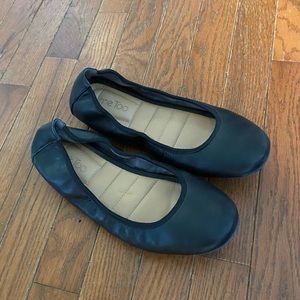 Me Too super comfy flats